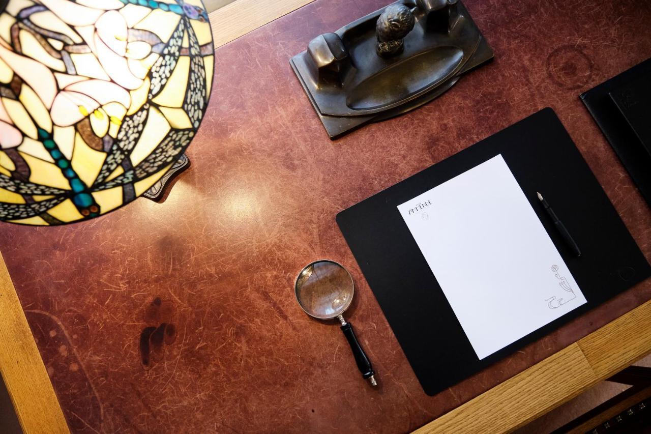 Villa Ammende Restaurant&Hotel Pärnu Esterno foto A desk pad