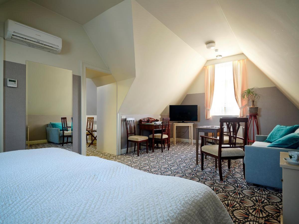 Villa Ammende Restaurant&Hotel Pärnu Esterno foto A room at the hotel