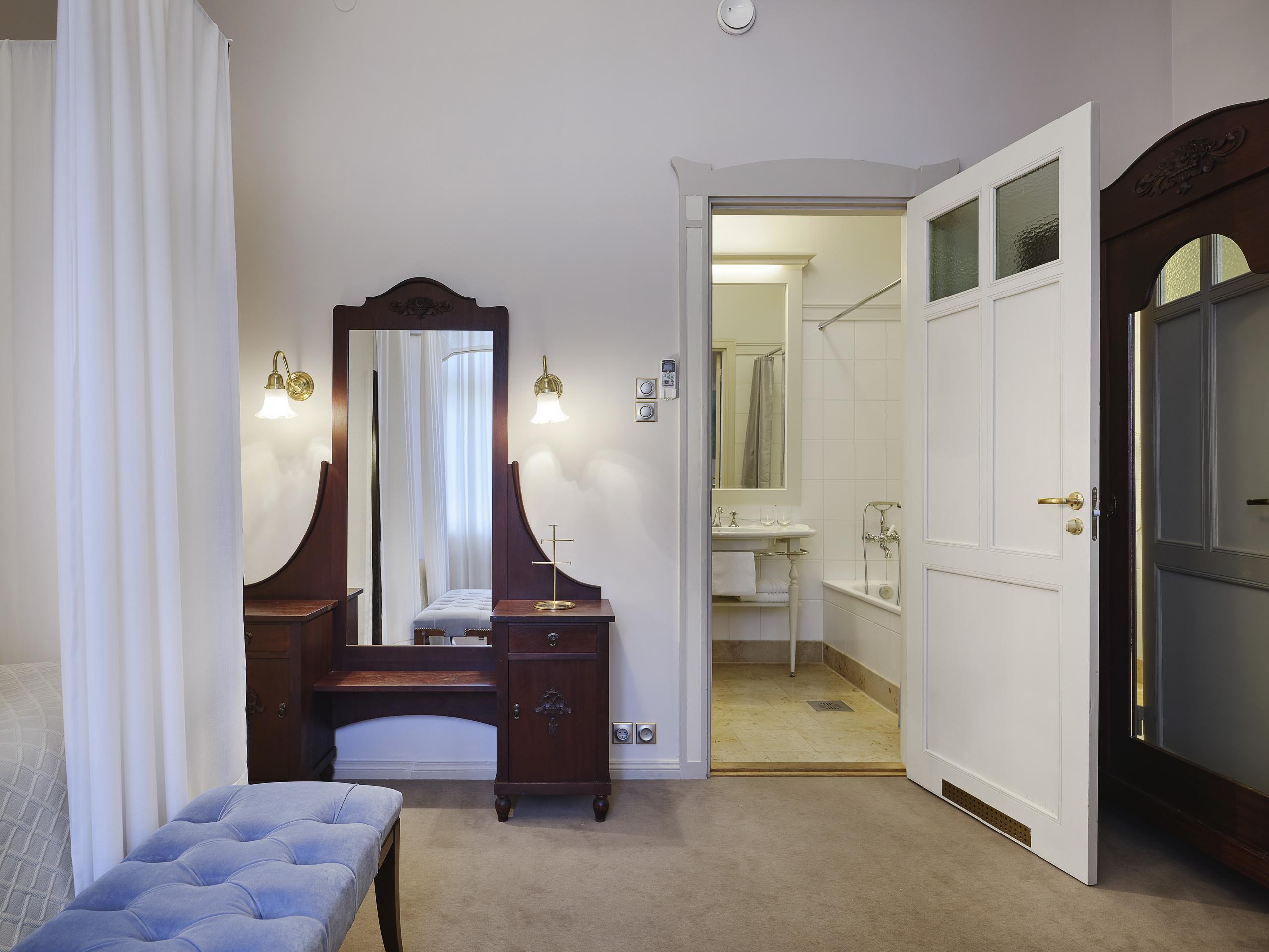 Villa Ammende Restaurant&Hotel Pärnu Esterno foto A bedroom in the hotel