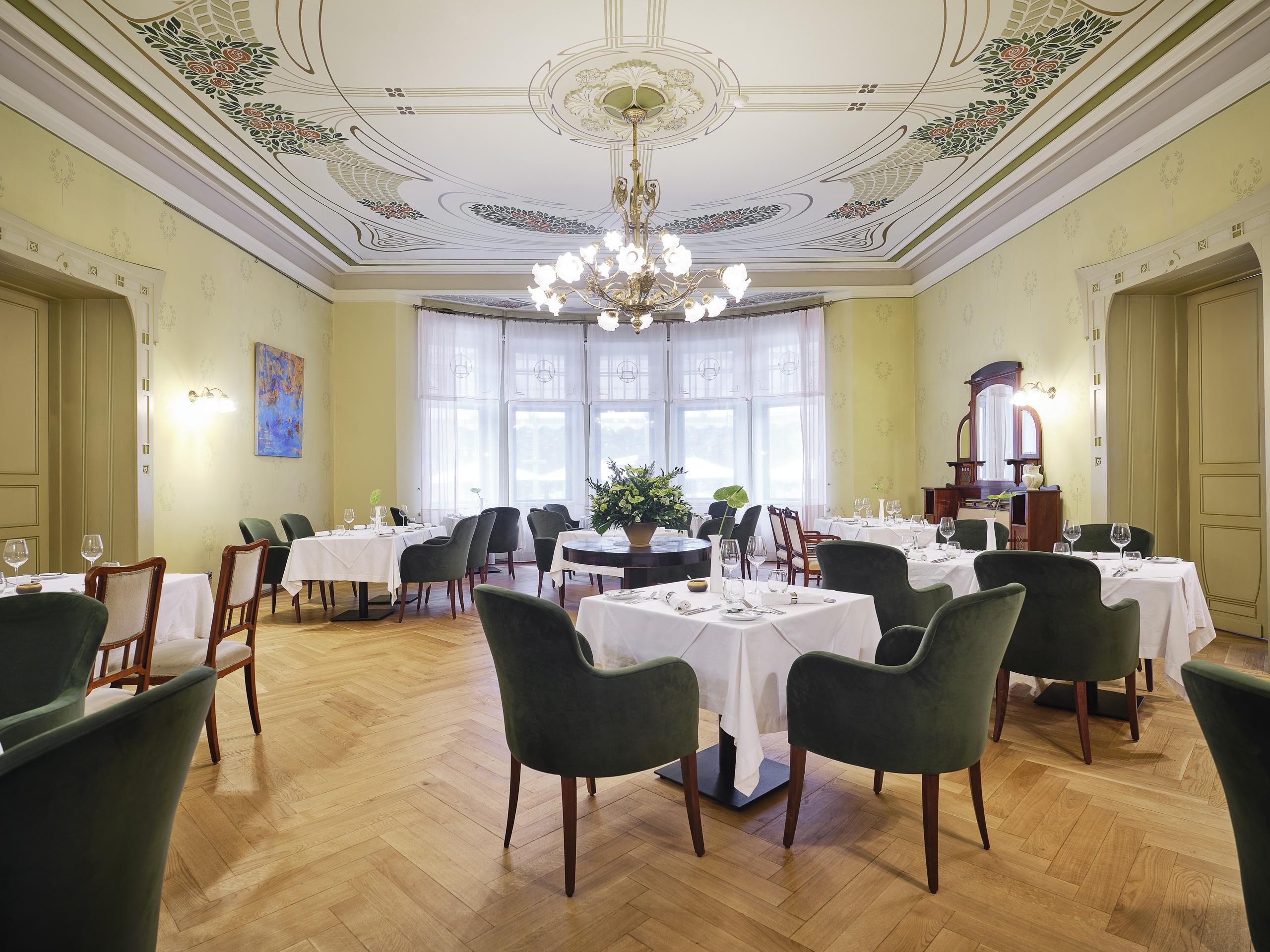 Villa Ammende Restaurant&Hotel Pärnu Esterno foto Restaurant AOC