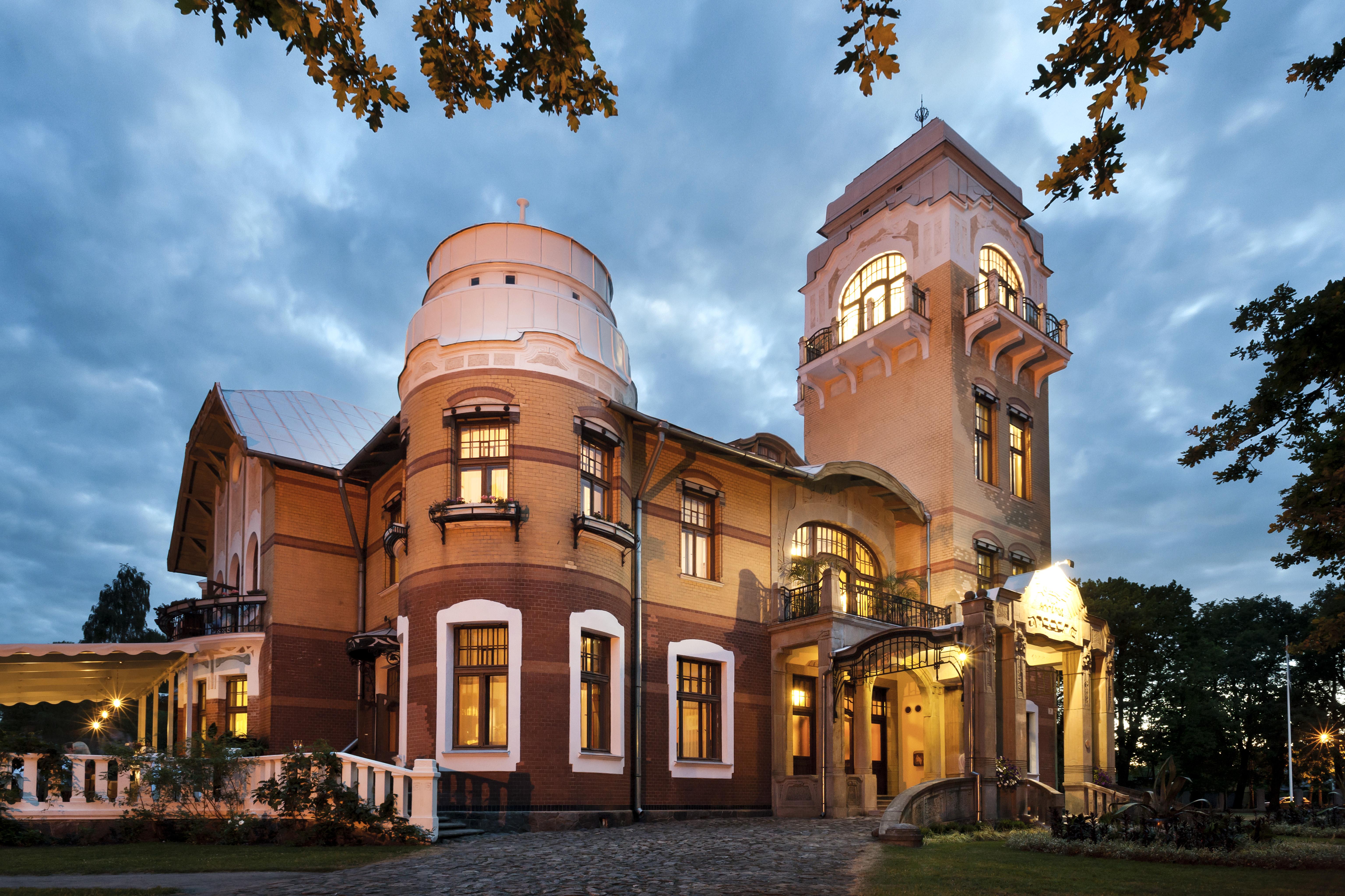 Villa Ammende Restaurant&Hotel Pärnu Esterno foto The Villa of the Sun